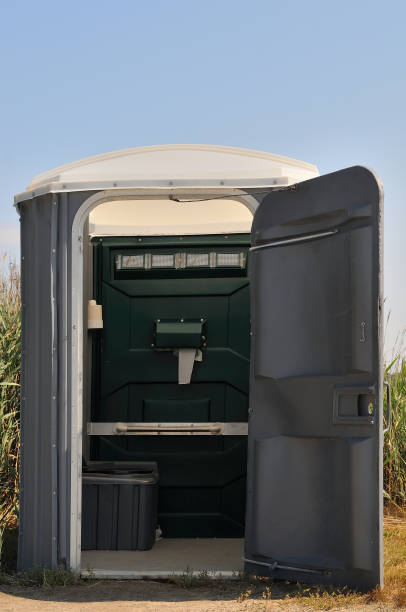 Best Portable restroom trailer rental  in Hebbronville, TX